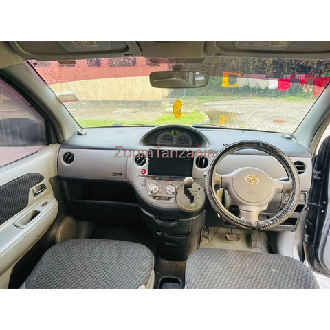 Toyota sienta - 2/4