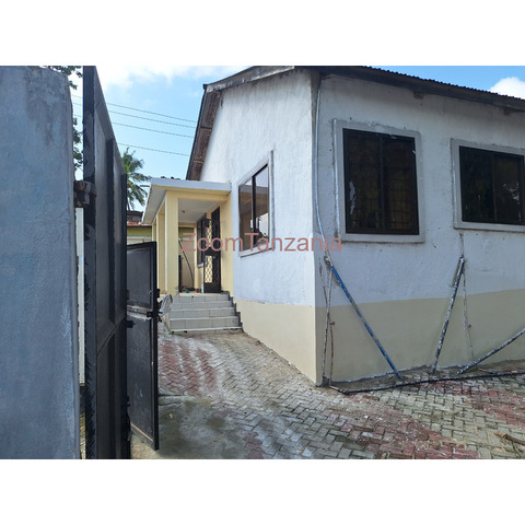 3bdm house for rent at salasala. - 1/4