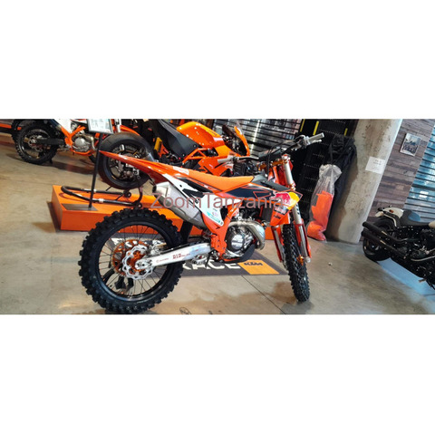 2023 KTM SX 450 F Factory Edition Motocross - 2/4