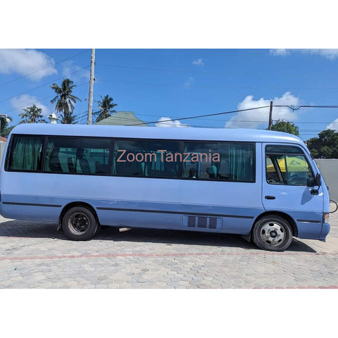 Toyota Coaster Bus - 3/4