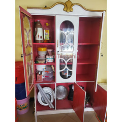 USED STUNNING GLASS CUPBOARD IN GREAT SHAPE