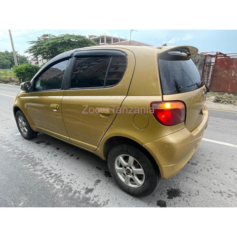 Toyota vitz - 4/4