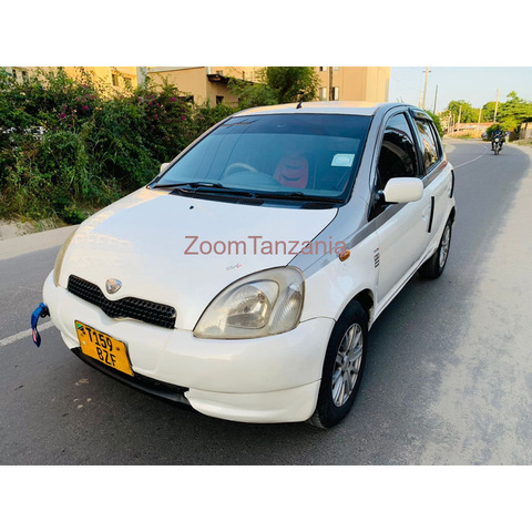 Toyota vitz - 2/4