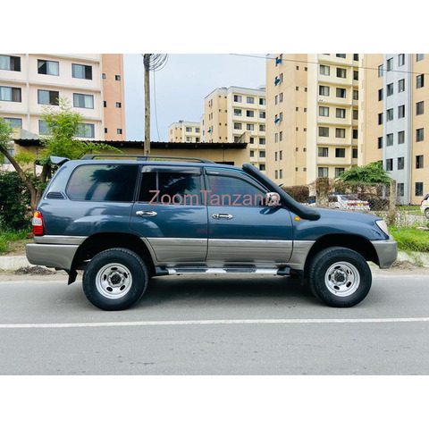 Toyota Landcruiser vx - 2/4