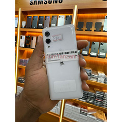 Rakuten Hand 5G