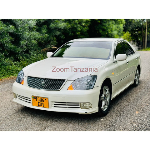 2010 TOYOTA CROWN - 4/4