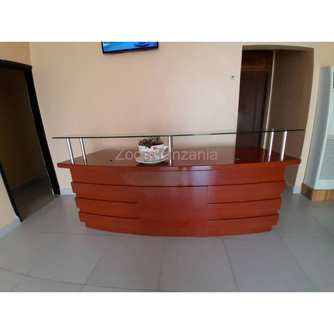 Reception Desk - 1/4