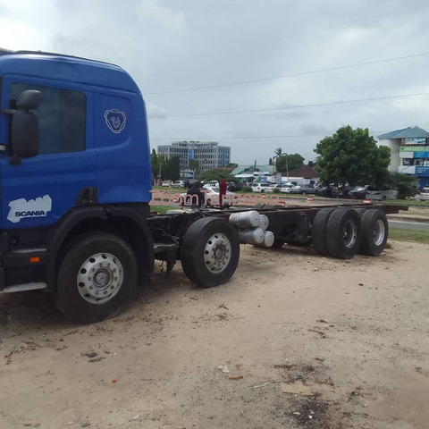 LHD SCANIA 124G 420 CHASSIS 8X4 - 3/4