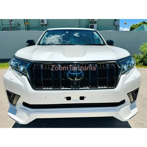 2021 TOYOTA LAND CRUISER PRADO - 1/4