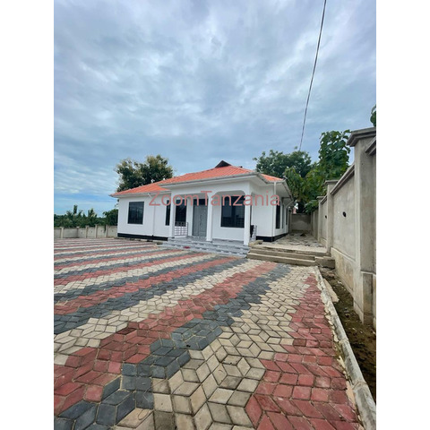 Cheap and Good condition house for sale Madale Flamingo - 2/4