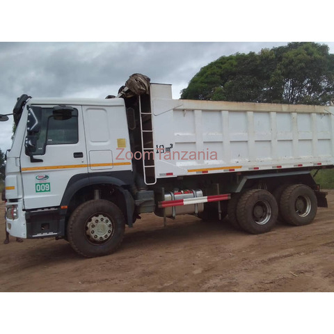 Sino Truck Howo Tipper - 2/4