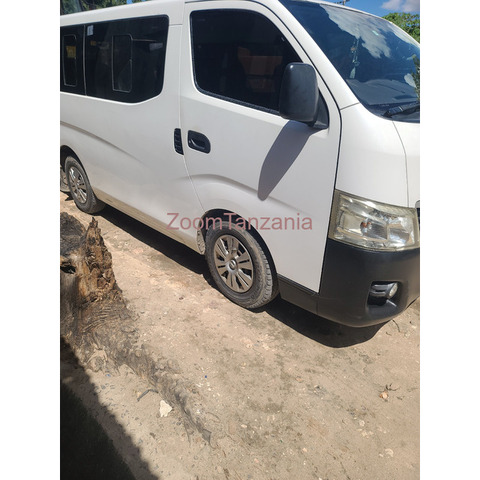 Nissan caravan - 2/4