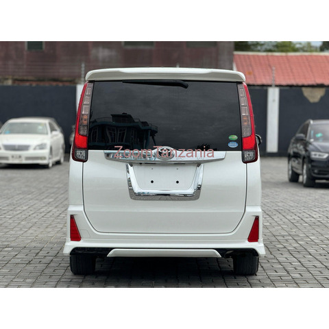 2014 TOYOTA NOAH SI - 3/4