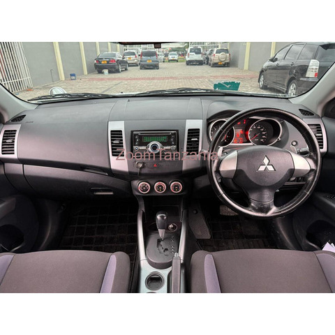 2010 MITSUBISHI OUTLANDER - 2/4