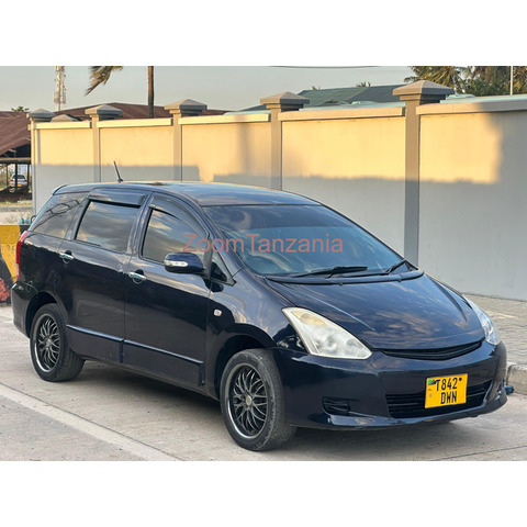 2007 Toyota Wish - 1/4