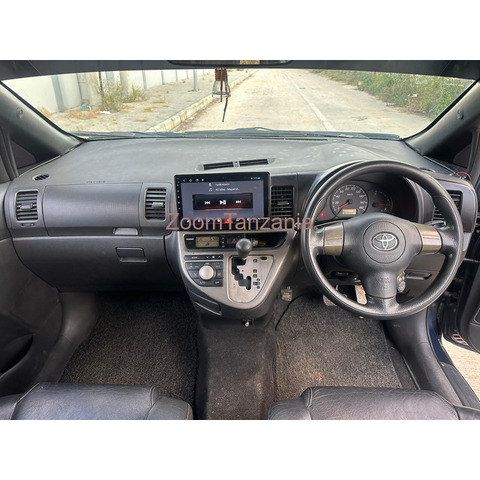 2007 Toyota Wish - 2/4