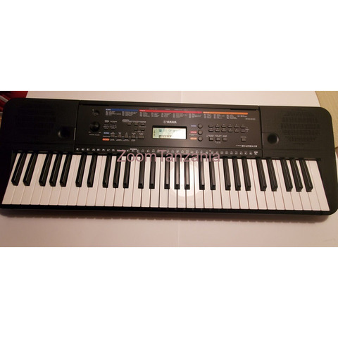 Yamaha PSR-E263 61-Key Digital Keyboard Very Clean - 2/4