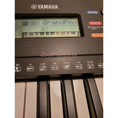 Yamaha PSR-E263 61-Key Digital Keyboard Very Clean - 3