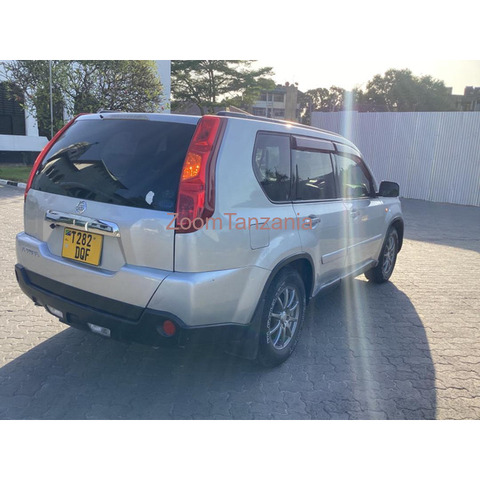 NISSAN XTRAIL - 2/4