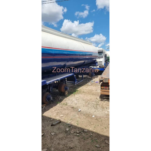 SCANIA MENDE 113/320 TANKER ZINAUZWA - 3/4