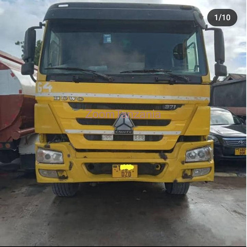 HOWO TIPPER 6X4 - 1/4