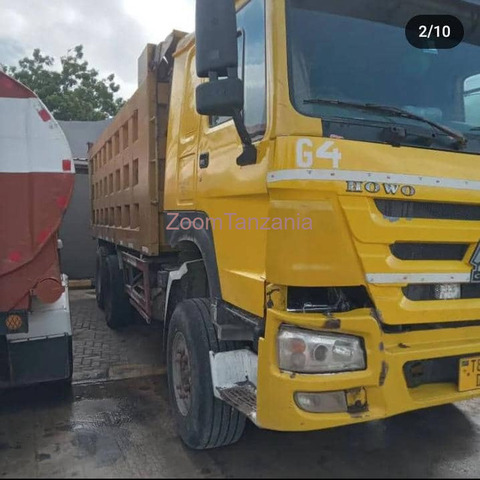 HOWO TIPPER 6X4 - 2/4