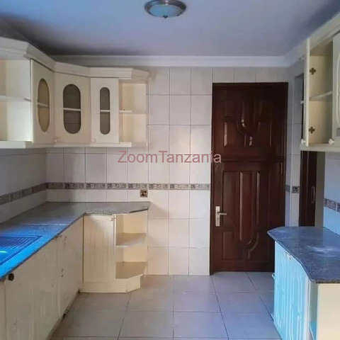 7BEDROOM HOUSE FOR RENT IN NJIRO-ARUSHA - 2/4