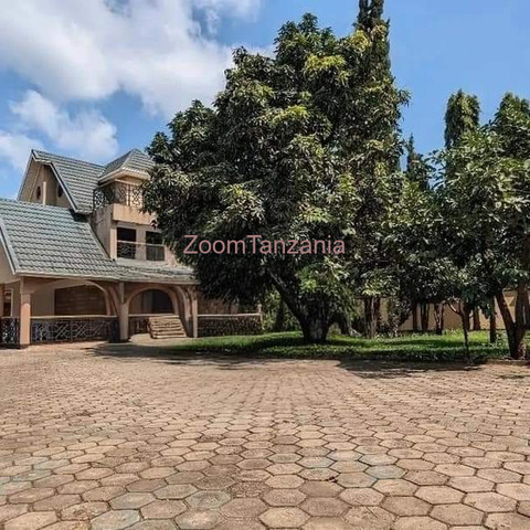 7BEDROOM HOUSE FOR RENT IN NJIRO-ARUSHA - 3/4