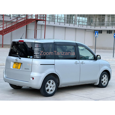 Toyota Sienta for sale - 2/3