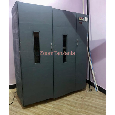 MASHINE YA KUANGULIA MAYAI / FULL AUTOMATIC EGG INCUBATORS FOR SALE IN TANZANIA - 1/3