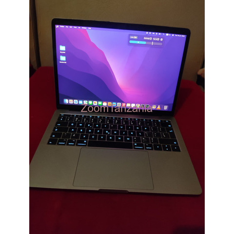 MacBook Pro Inch 13 2017 - 1/4