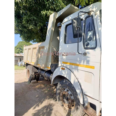 TATA TIPPER INAUZWA NA BANK - 1/4