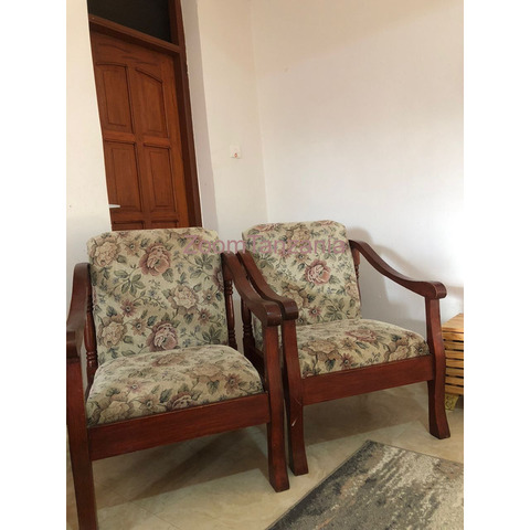 Muninga Vintage Style Arm Chairs (2pcs)