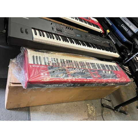 Nord Stage 4 88 key Hammer-Action keyboard Piano/Synth/Organ w/Pedal - 1/4