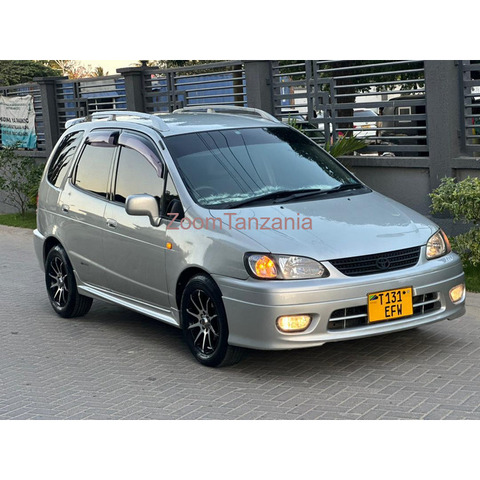 TOYOTA SPACIO OLD MODEL INAUZWA - 3/4