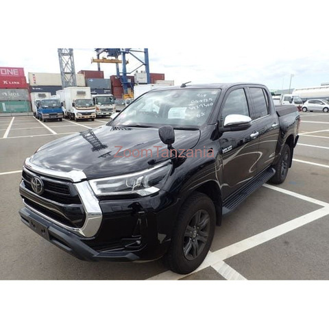 CLEAN USED LHD 2020 TOYOTA HILUX CAB - 3/4