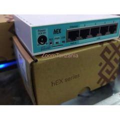 Mikrotik Router RB750Gr3 HEX