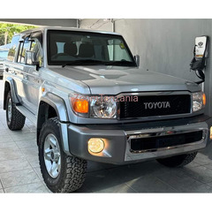 2017 TOYOTA LANDCRUISER HARDTOP