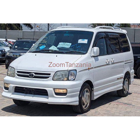 2000 TOYOTA NOAH ROAD - 3/4