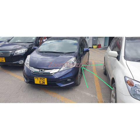 HONDA FIT HYBRID INAUZWA - 1/4