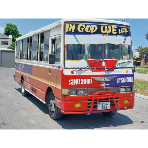 1992 Hino Rainbow Bus, Front Engine [W04D - Model], 29 Seats - 1/4