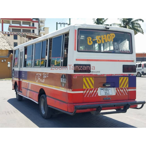 1992 Hino Rainbow Bus, Front Engine [W04D - Model], 29 Seats - 2/4