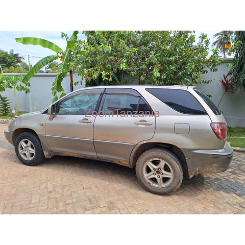 1998 Toyota harrier - 1/3