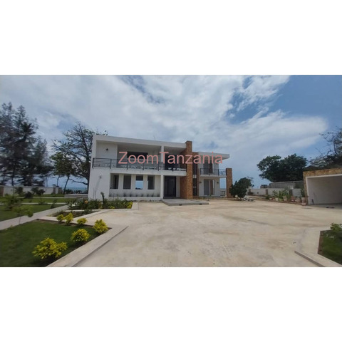 BEACH HOUSE FOR SALE BAHARI BEACH - 1/4