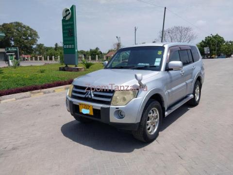 Mitsubishi Pajero V93W - 4/5