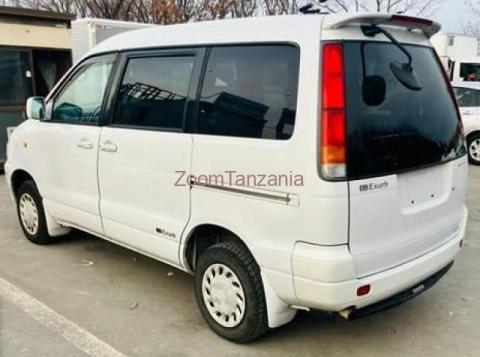 Toyota Liteace Noah (1998) - 2/6