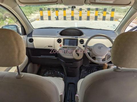 Toyota Sienta 2008 - 4/6