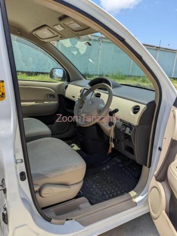 Toyota Sienta 2008 - 5/6