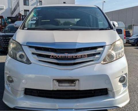 Toyota Alphard - 2/6