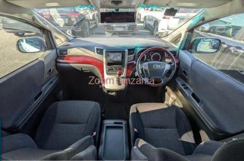 Toyota Alphard - 4/6